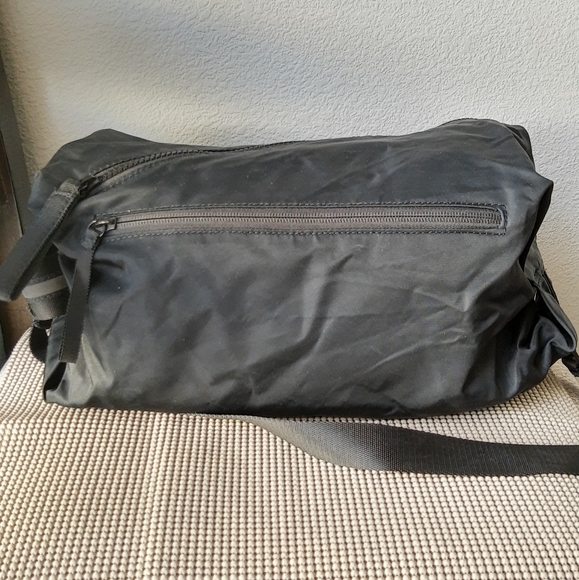 lululemon fixed strap sling bag
